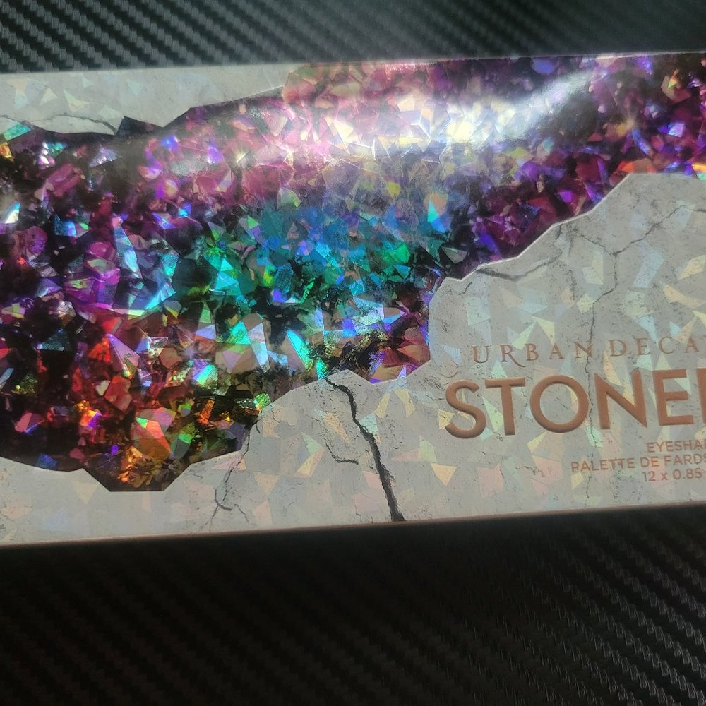 Urban Decay - STONED VIBES EYESHADOW PALETTE